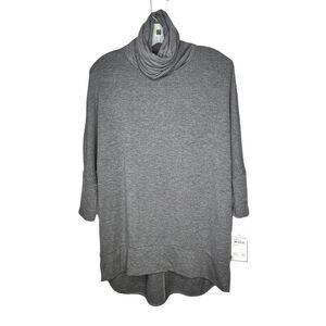 Madison & Berkeley Sweater Top‎ nwt